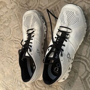 Black and white on cloud x